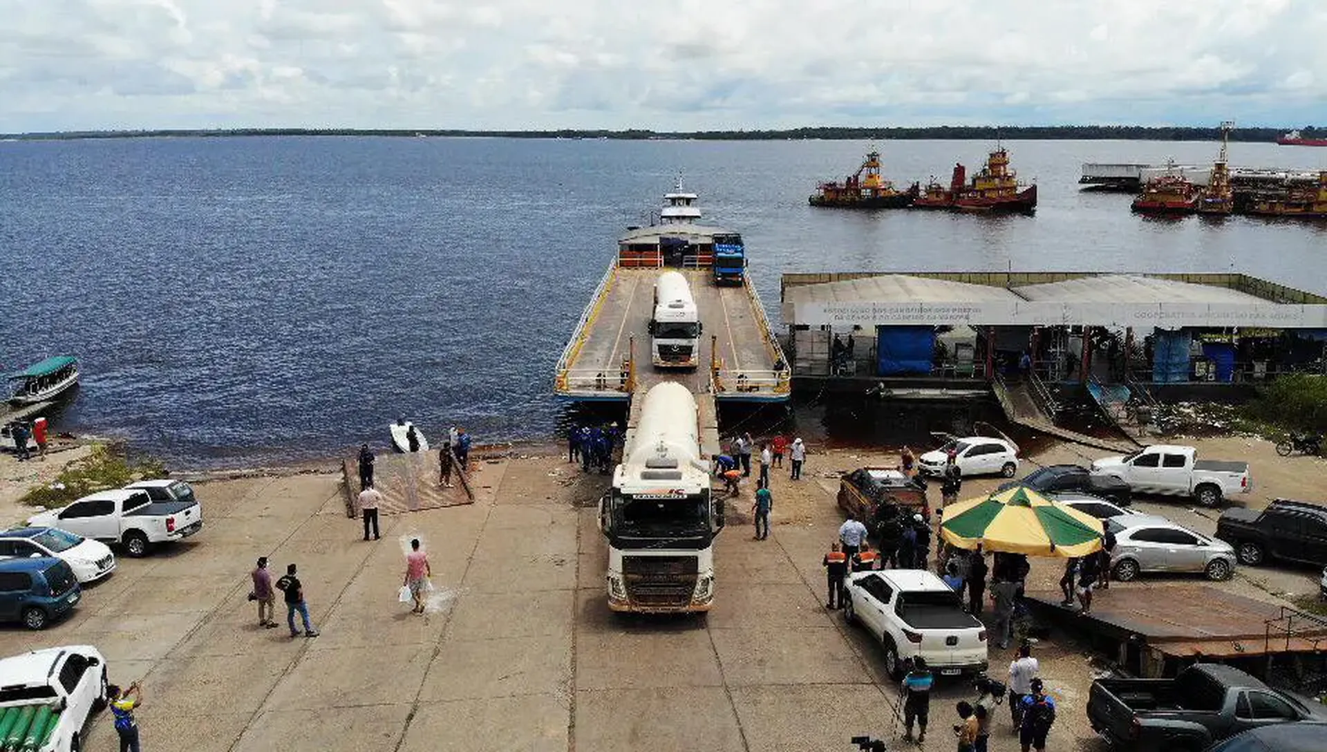 Carretas de oxigênio já estão em Manaus para abastecer os hospitais
