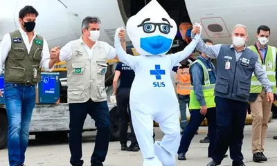 Ministério da Saúde conclui envio de vacinas Covid-19 para imunizar a população adulta com a primeira dose