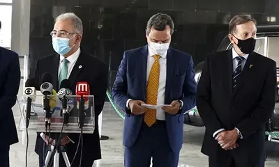 Bancários e trabalhadores dos Correios são incluídos na vacinação contra a Covid-19