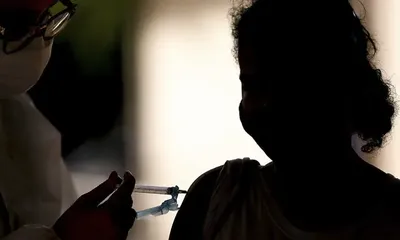Imunização adicional deve ser aplicada quatro meses depois da última dose do esquema vacinal primário