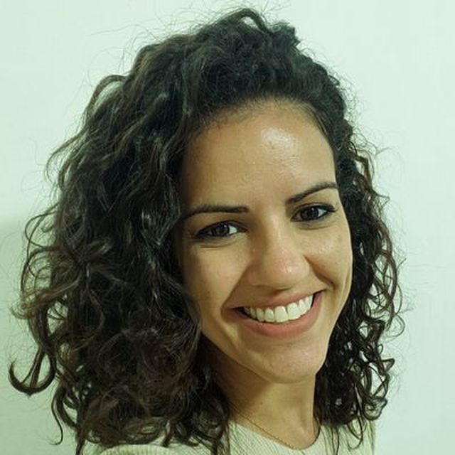 Foto do profissional Renata Freire do Vale Santos