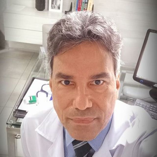 Foto do profissional Dr. Luiz Claudio Couto Marinho