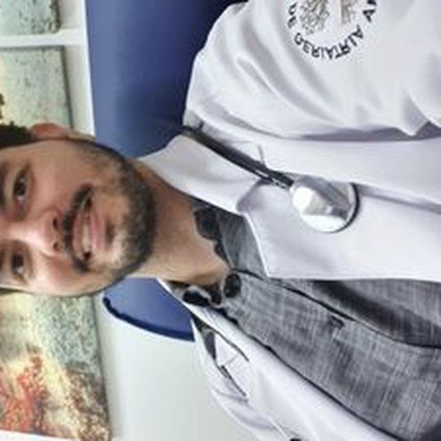 Foto do profissional Dr. Rodrigo Hara Ariosa